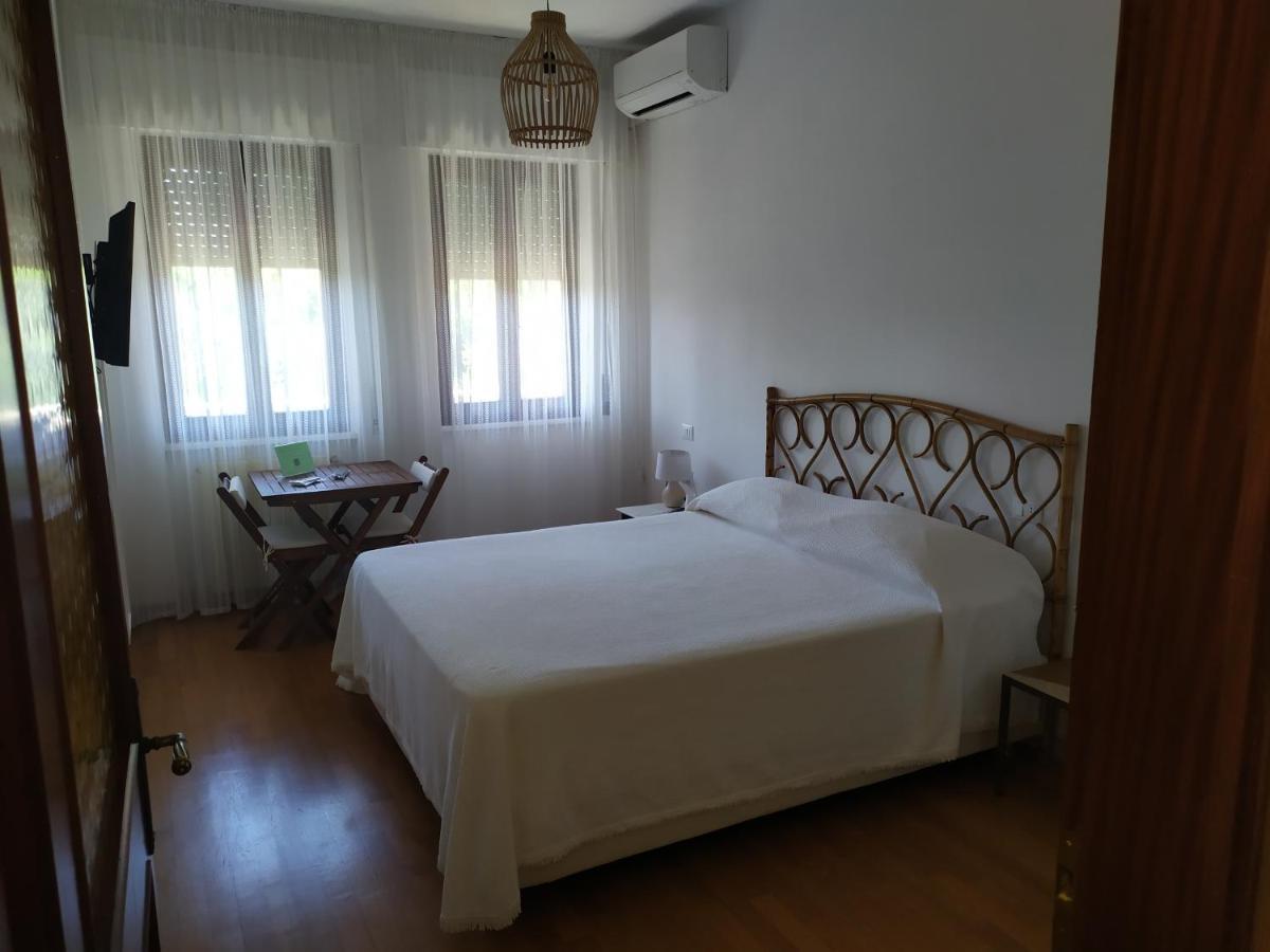 B&B Tra Mare E Marmo 마리나 디 카라라 외부 사진