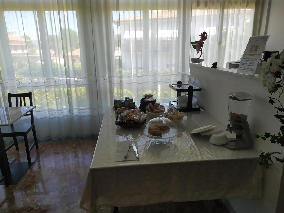 B&B Tra Mare E Marmo 마리나 디 카라라 외부 사진