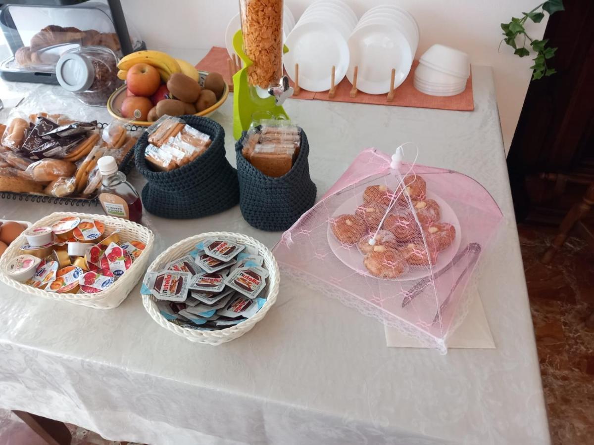 B&B Tra Mare E Marmo 마리나 디 카라라 외부 사진